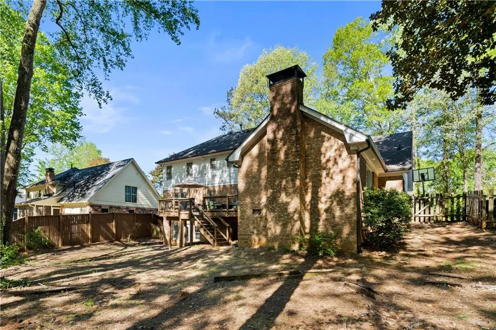 175 Marsh Glen Point, Sandy Springs, Georgia 30328, 4 Bedrooms Bedrooms, ,4 BathroomsBathrooms,Residential,Sold,175 Marsh Glen Point,7202180