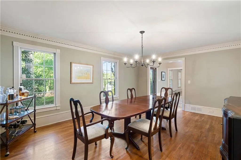 175 Marsh Glen Point, Sandy Springs, Georgia 30328, 4 Bedrooms Bedrooms, ,4 BathroomsBathrooms,Residential,Sold,175 Marsh Glen Point,7202180