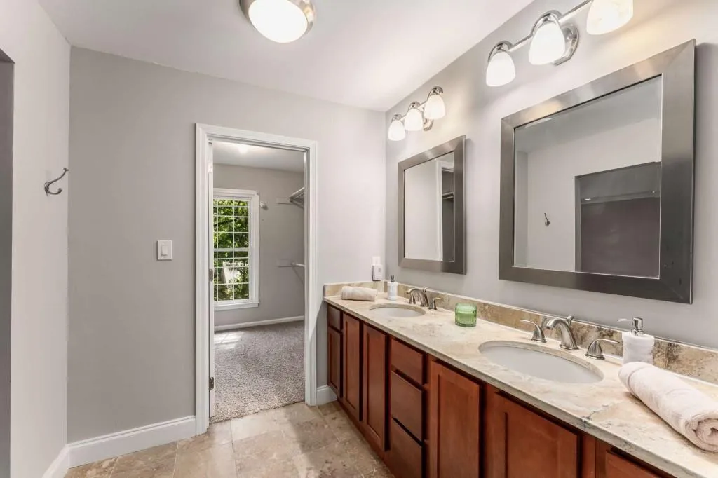 333 The Chace Ne, Sandy Springs, Georgia 30328, 4 Bedrooms Bedrooms, ,3 BathroomsBathrooms,Residential,Sold,333 The Chace Ne,7396286