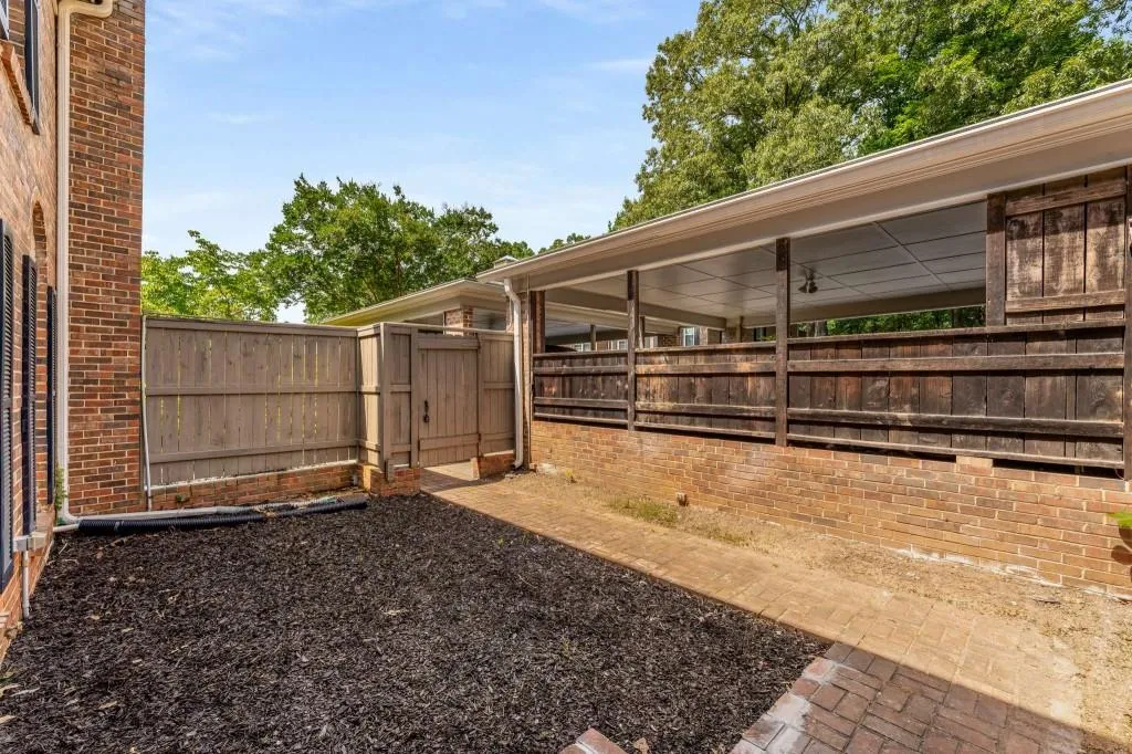 333 The Chace Ne, Sandy Springs, Georgia 30328, 4 Bedrooms Bedrooms, ,3 BathroomsBathrooms,Residential,Sold,333 The Chace Ne,7396286