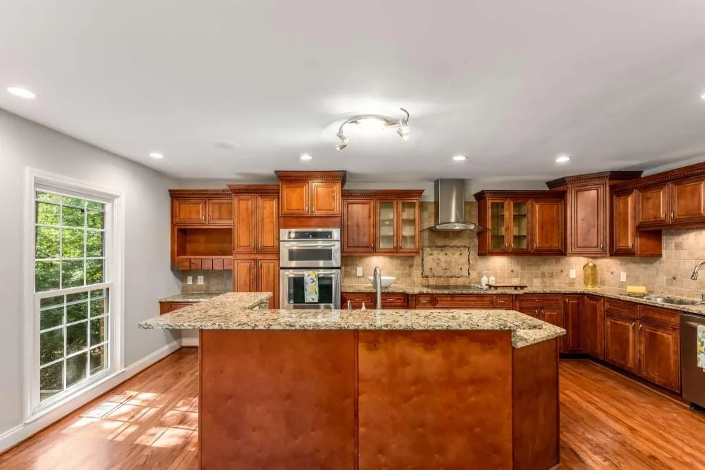 333 The Chace Ne, Sandy Springs, Georgia 30328, 4 Bedrooms Bedrooms, ,3 BathroomsBathrooms,Residential,Sold,333 The Chace Ne,7396286