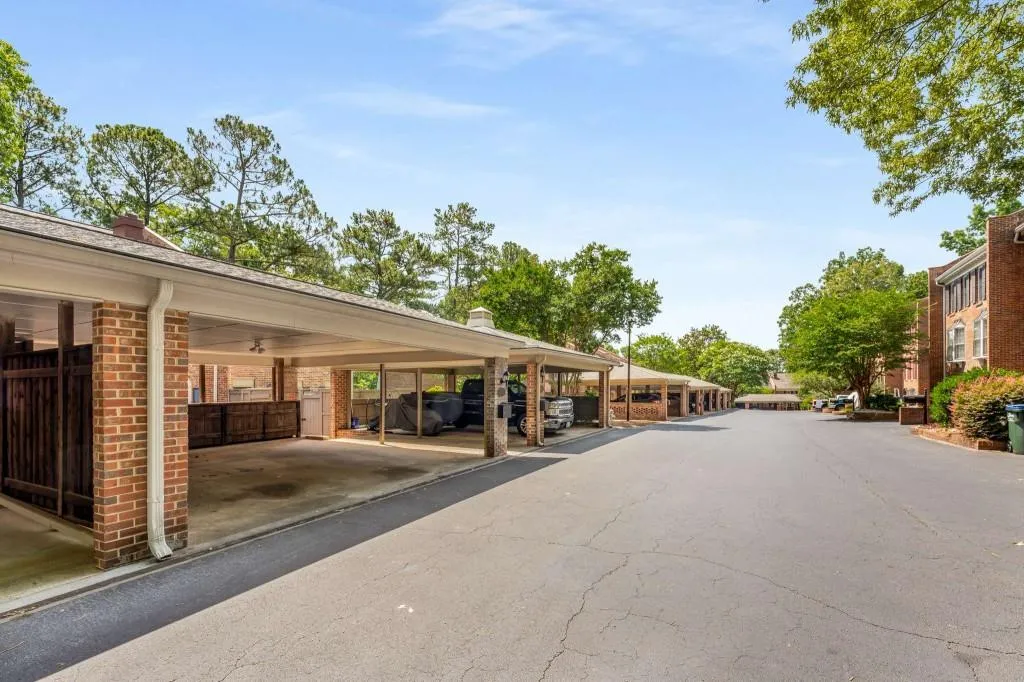 333 The Chace Ne, Sandy Springs, Georgia 30328, 4 Bedrooms Bedrooms, ,3 BathroomsBathrooms,Residential,Sold,333 The Chace Ne,7396286