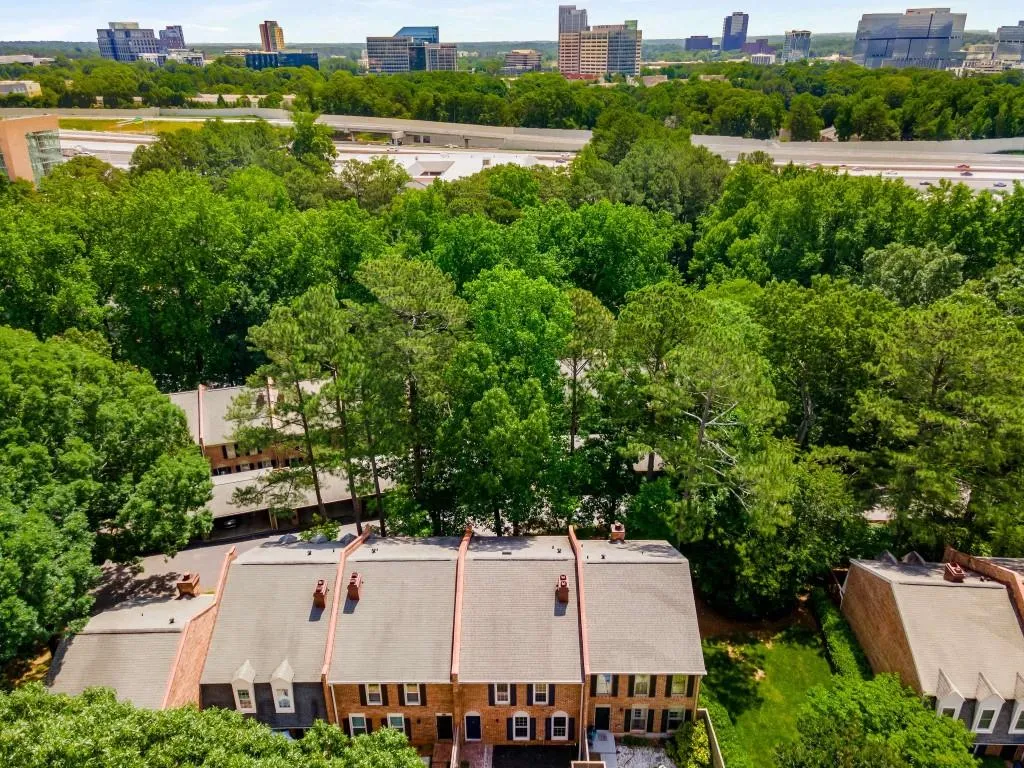 333 The Chace Ne, Sandy Springs, Georgia 30328, 4 Bedrooms Bedrooms, ,3 BathroomsBathrooms,Residential,Sold,333 The Chace Ne,7396286