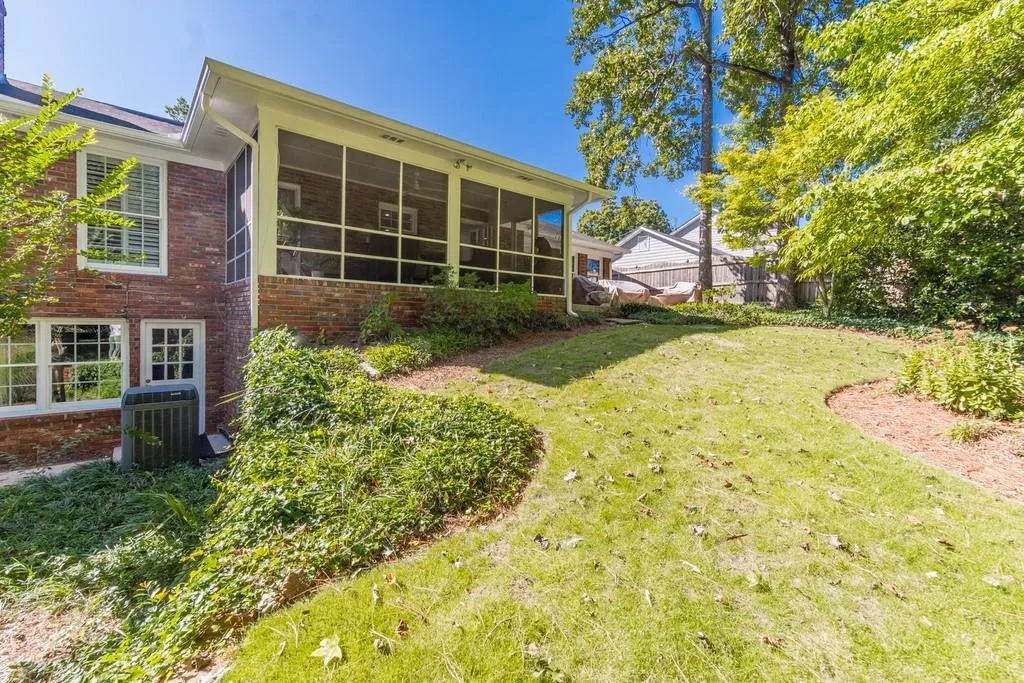 745 Edgewater Trail, Sandy Springs, Georgia 30328, 4 Bedrooms Bedrooms, ,3 BathroomsBathrooms,Residential,Sold,745 Edgewater Trail,6785677