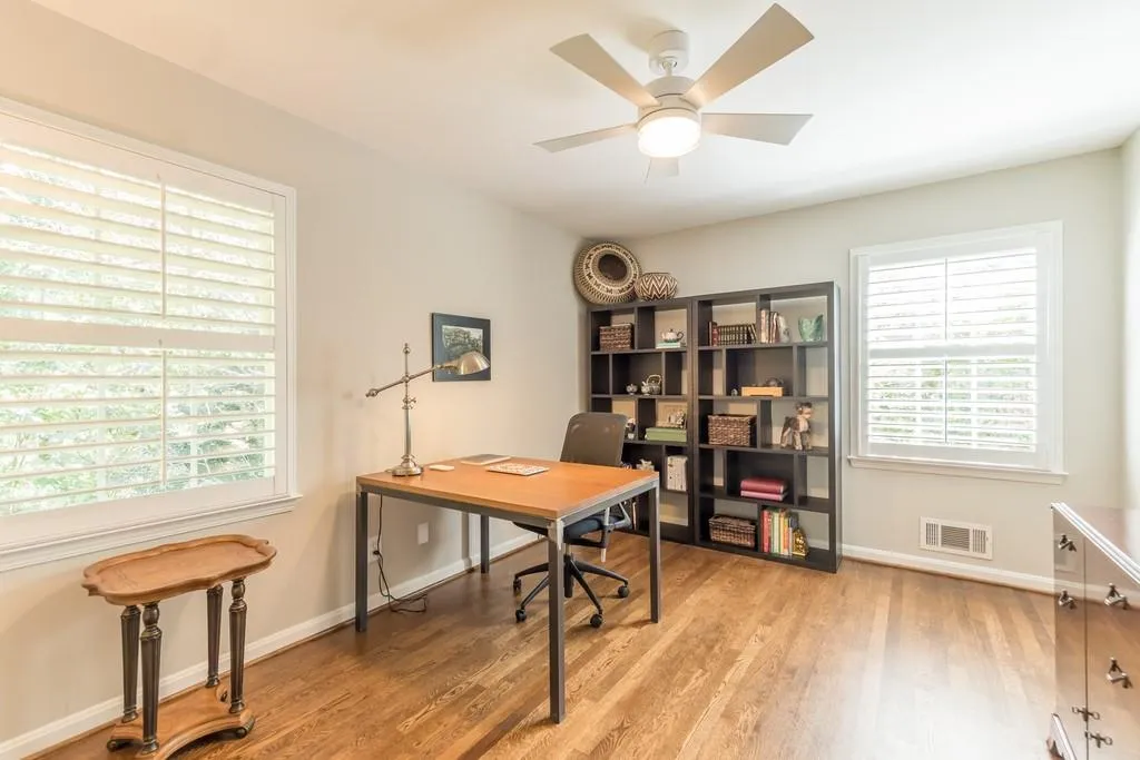 745 Edgewater Trail, Sandy Springs, Georgia 30328, 4 Bedrooms Bedrooms, ,3 BathroomsBathrooms,Residential,Sold,745 Edgewater Trail,6785677