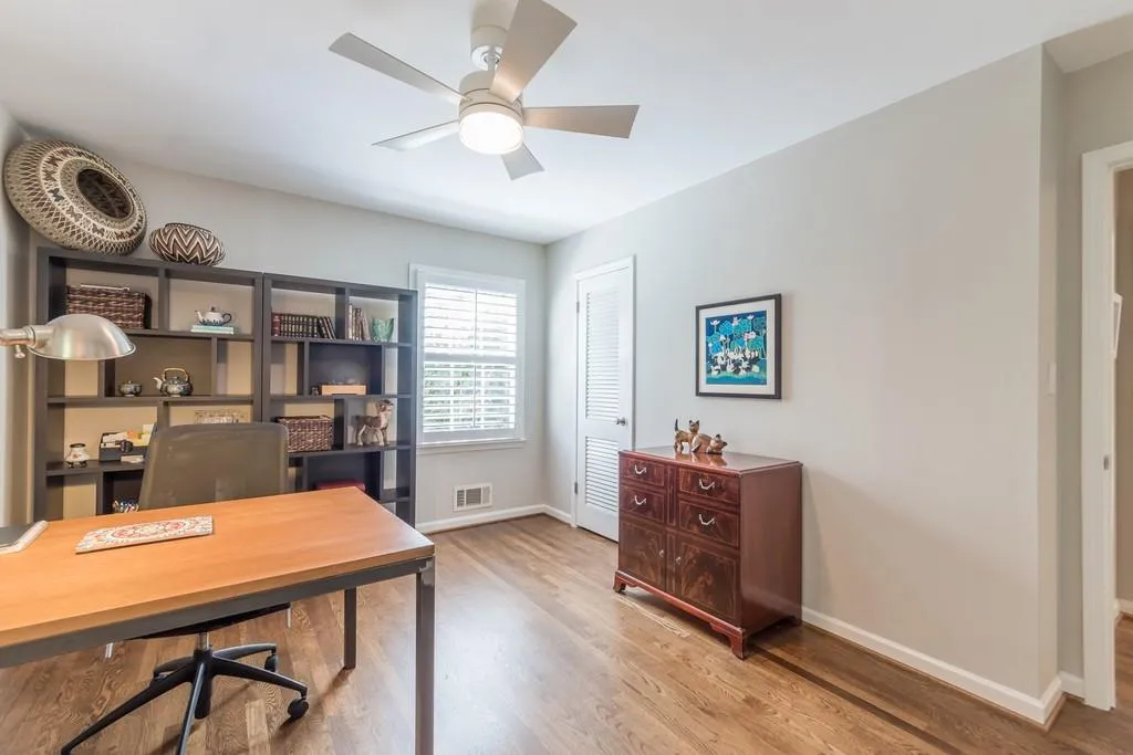 745 Edgewater Trail, Sandy Springs, Georgia 30328, 4 Bedrooms Bedrooms, ,3 BathroomsBathrooms,Residential,Sold,745 Edgewater Trail,6785677
