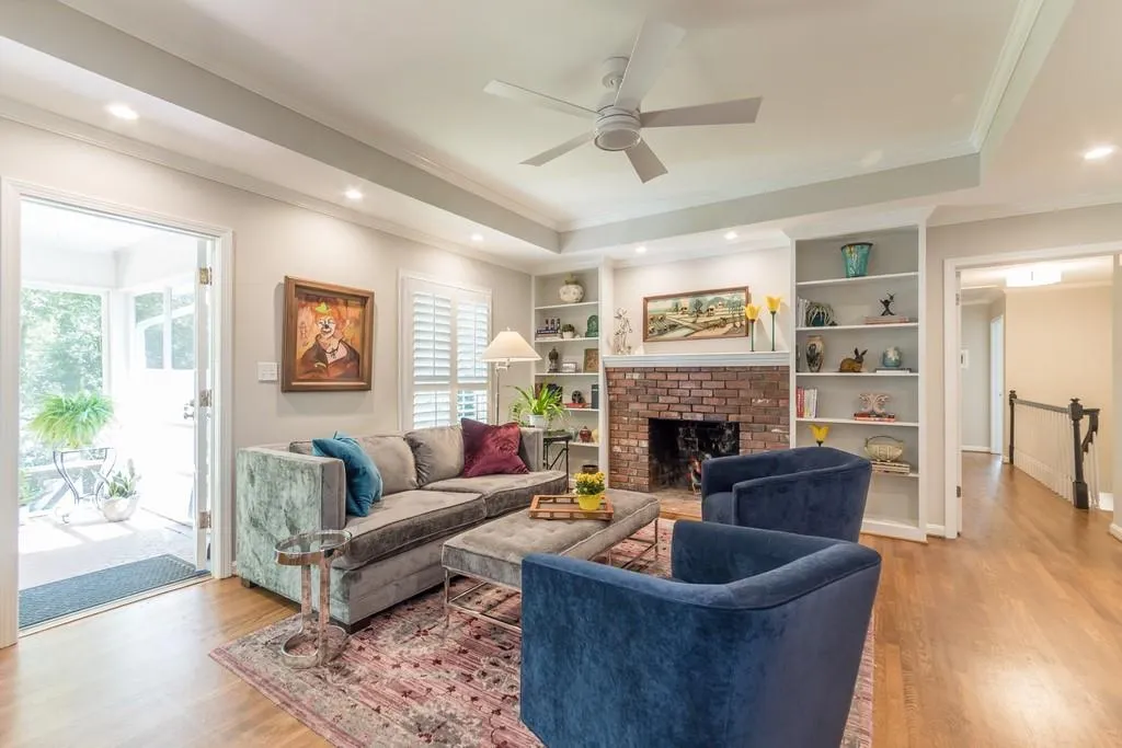 745 Edgewater Trail, Sandy Springs, Georgia 30328, 4 Bedrooms Bedrooms, ,3 BathroomsBathrooms,Residential,Sold,745 Edgewater Trail,6785677