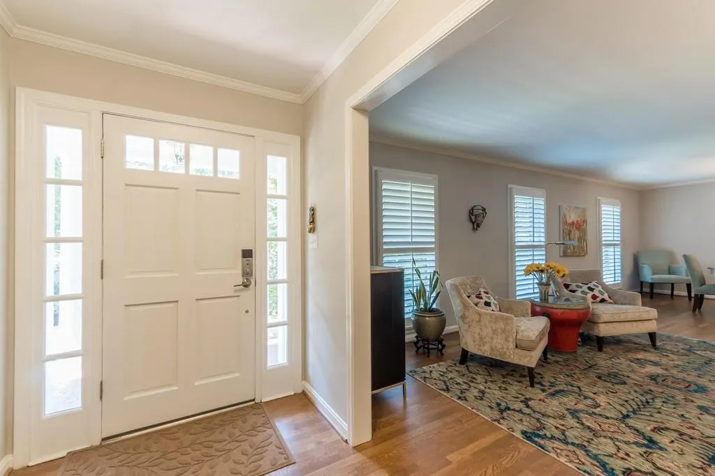 745 Edgewater Trail, Sandy Springs, Georgia 30328, 4 Bedrooms Bedrooms, ,3 BathroomsBathrooms,Residential,Sold,745 Edgewater Trail,6785677