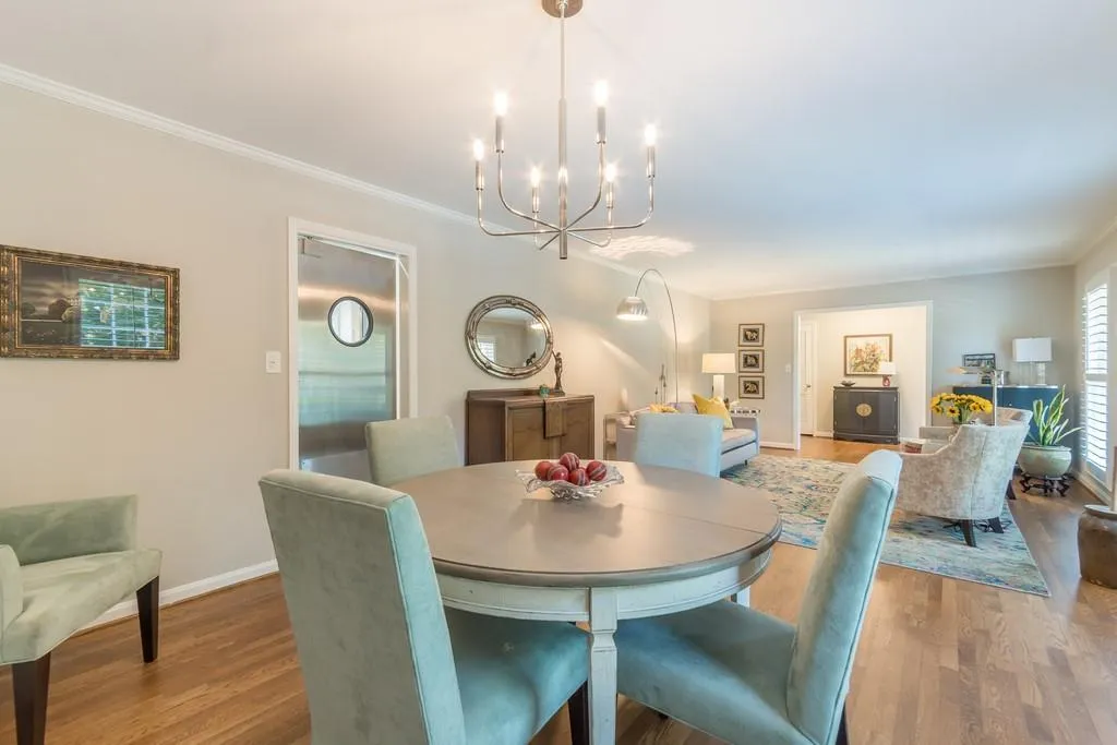 745 Edgewater Trail, Sandy Springs, Georgia 30328, 4 Bedrooms Bedrooms, ,3 BathroomsBathrooms,Residential,Sold,745 Edgewater Trail,6785677