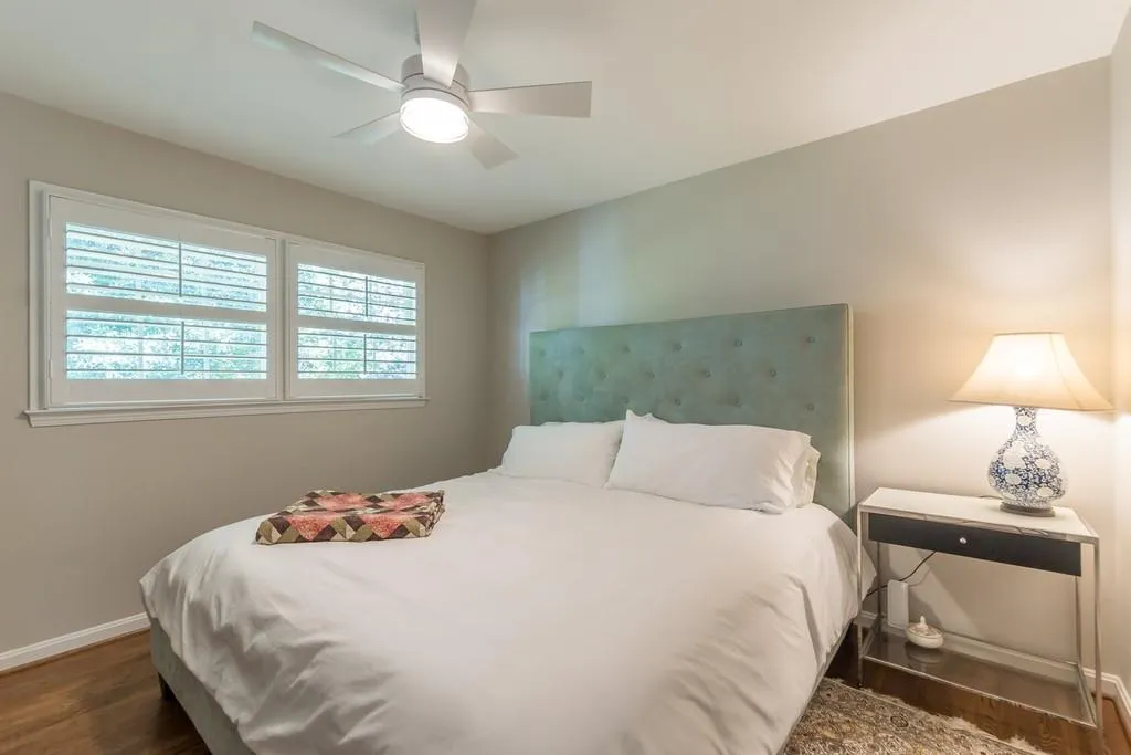 745 Edgewater Trail, Sandy Springs, Georgia 30328, 4 Bedrooms Bedrooms, ,3 BathroomsBathrooms,Residential,Sold,745 Edgewater Trail,6785677