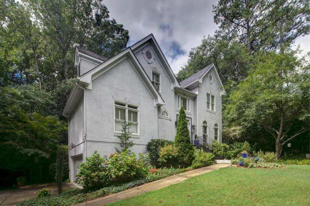 4224 Paces Ferry Road Se, Atlanta, Georgia 30339, 4 Bedrooms Bedrooms, ,4 BathroomsBathrooms,Residential,Sold,4224 Paces Ferry Road Se,5812386