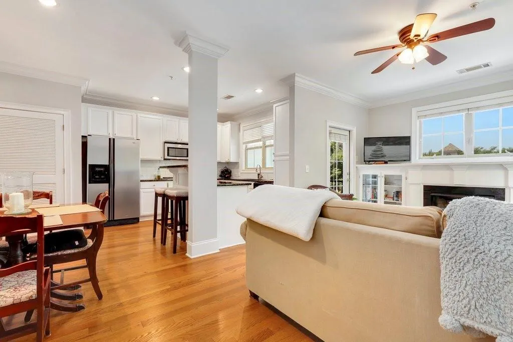 767 Berrydale Drive Unit 49, Atlanta, Georgia 30328, 2 Bedrooms Bedrooms, ,2 BathroomsBathrooms,Residential,Sold,767 Berrydale Drive Unit 49,7047296