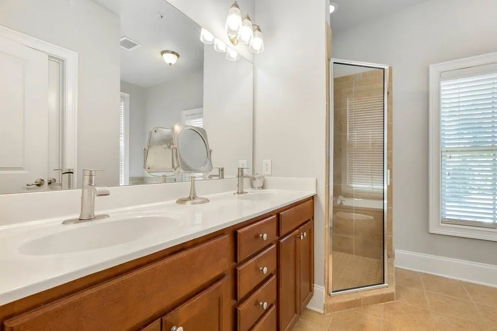 767 Berrydale Drive Unit 49, Atlanta, Georgia 30328, 2 Bedrooms Bedrooms, ,2 BathroomsBathrooms,Residential,Sold,767 Berrydale Drive Unit 49,7047296