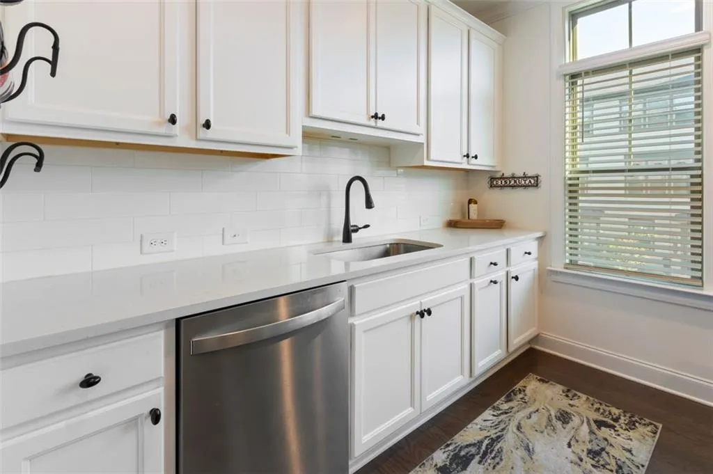 2669 Caruso Way, Atlanta, Georgia 30339, 3 Bedrooms Bedrooms, ,3 BathroomsBathrooms,Residential,For Sale,2669 Caruso Way,7648192