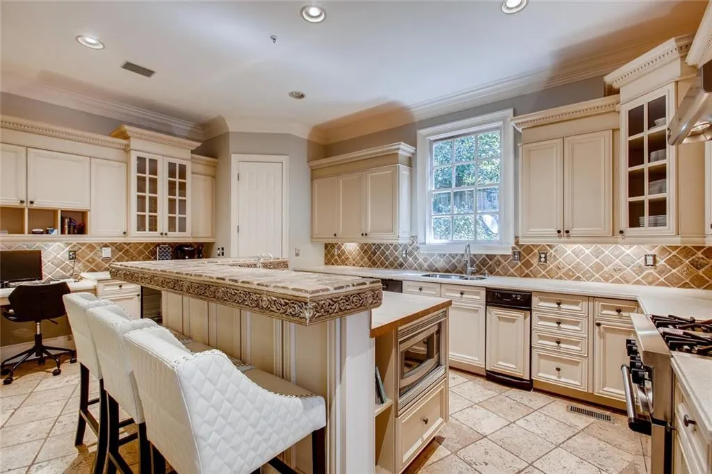 5185 Falcon Chase Lane, Sandy Springs, Georgia 30342, 5 Bedrooms Bedrooms, ,4 BathroomsBathrooms,Residential,Sold,5185 Falcon Chase Lane,6674890