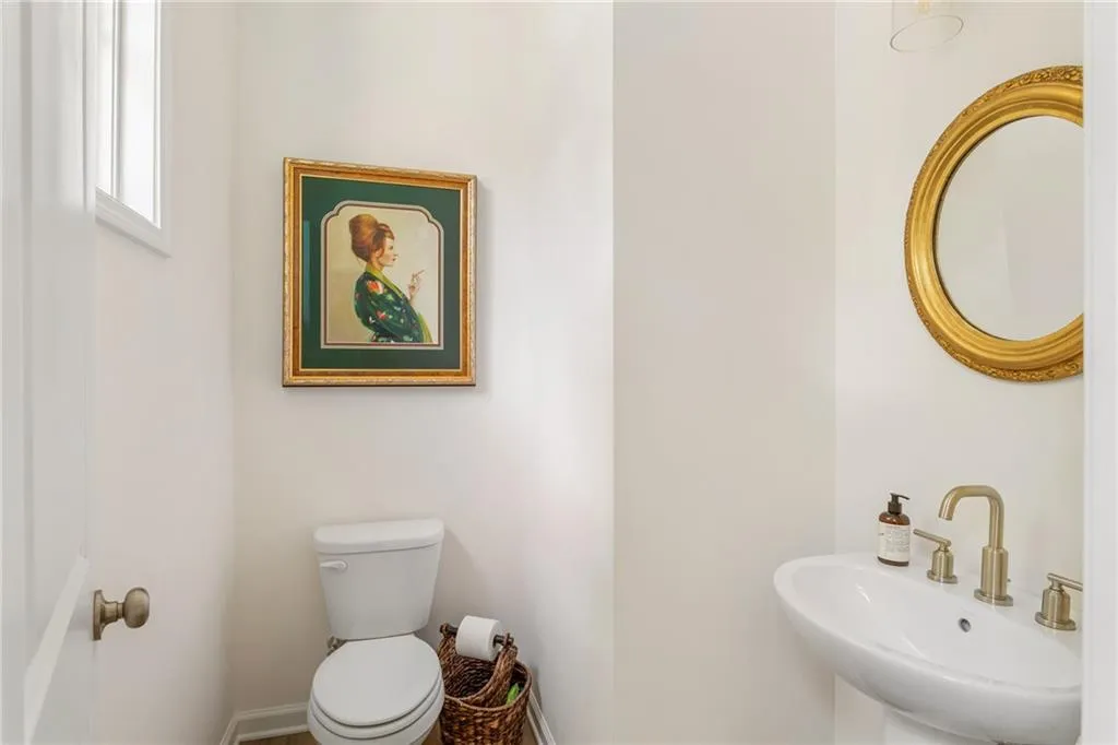 132 Pacer Place, Atlanta, Georgia 30342, 2 Bedrooms Bedrooms, 0 ,2 BathroomsBathrooms,Residential,Sold,132 Pacer Place,7796628