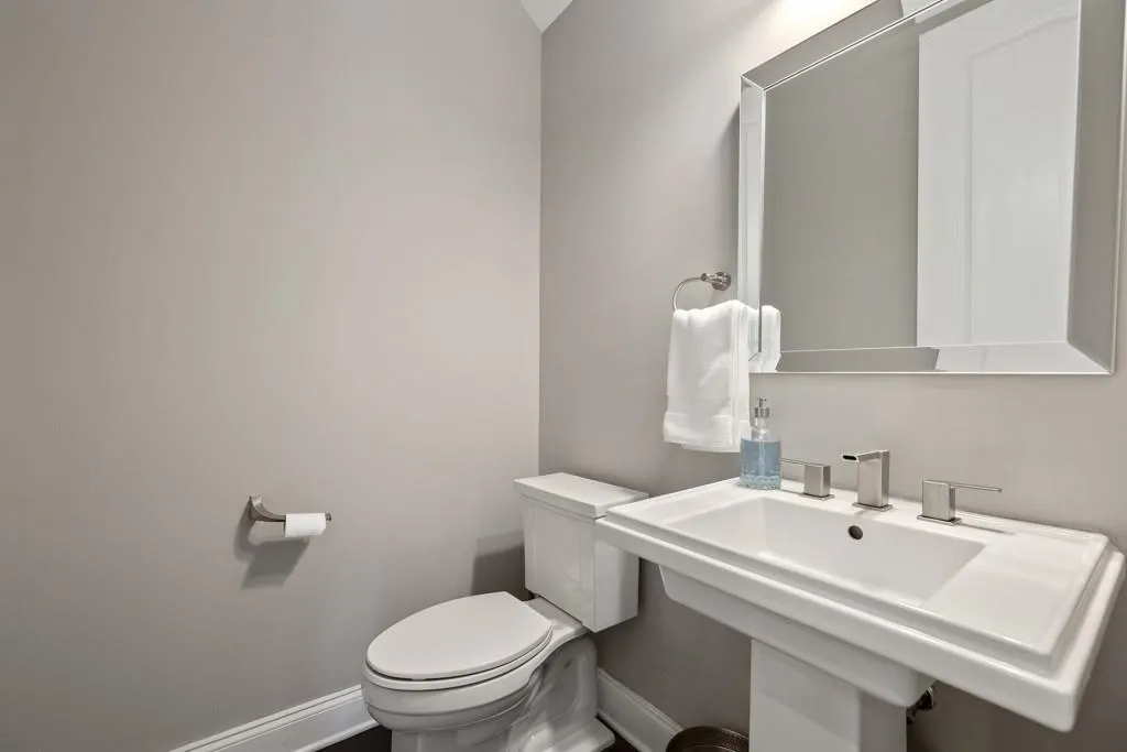 55 Marlow Place, Sandy Springs, Georgia 30328, 3 Bedrooms Bedrooms, ,3 BathroomsBathrooms,Residential,Sold,55 Marlow Place,7046239
