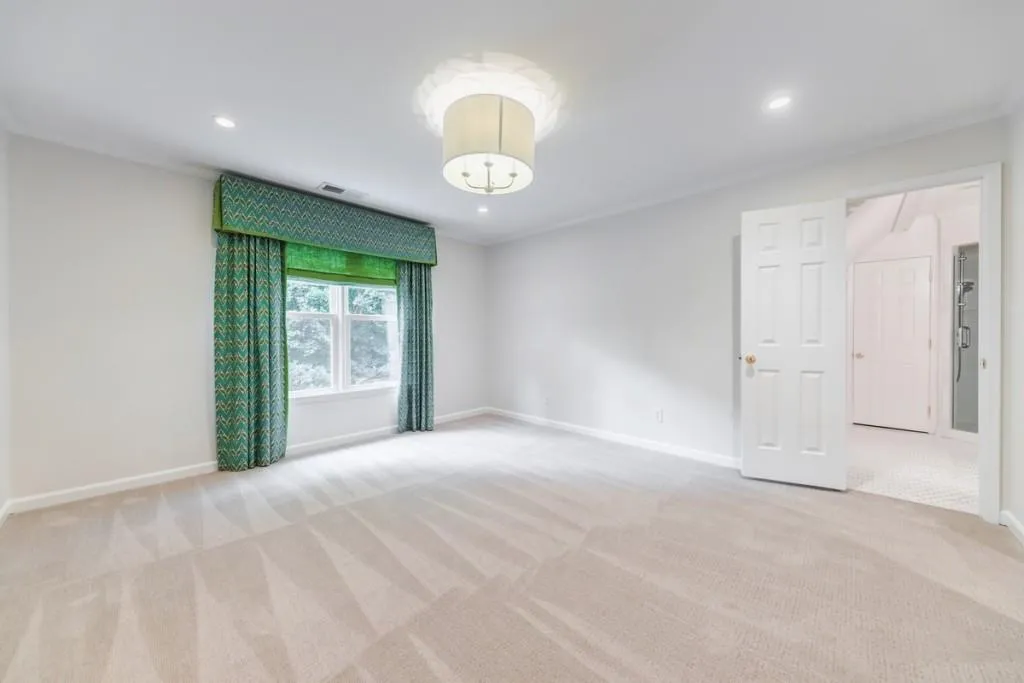 8225 Grogans Ferry Road, Sandy Springs, Georgia 30350, 5 Bedrooms Bedrooms, ,4 BathroomsBathrooms,Residential,Sold,8225 Grogans Ferry Road,6790609