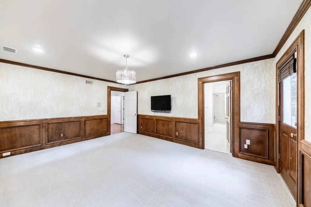 8225 Grogans Ferry Road, Sandy Springs, Georgia 30350, 5 Bedrooms Bedrooms, ,4 BathroomsBathrooms,Residential,Sold,8225 Grogans Ferry Road,6790609