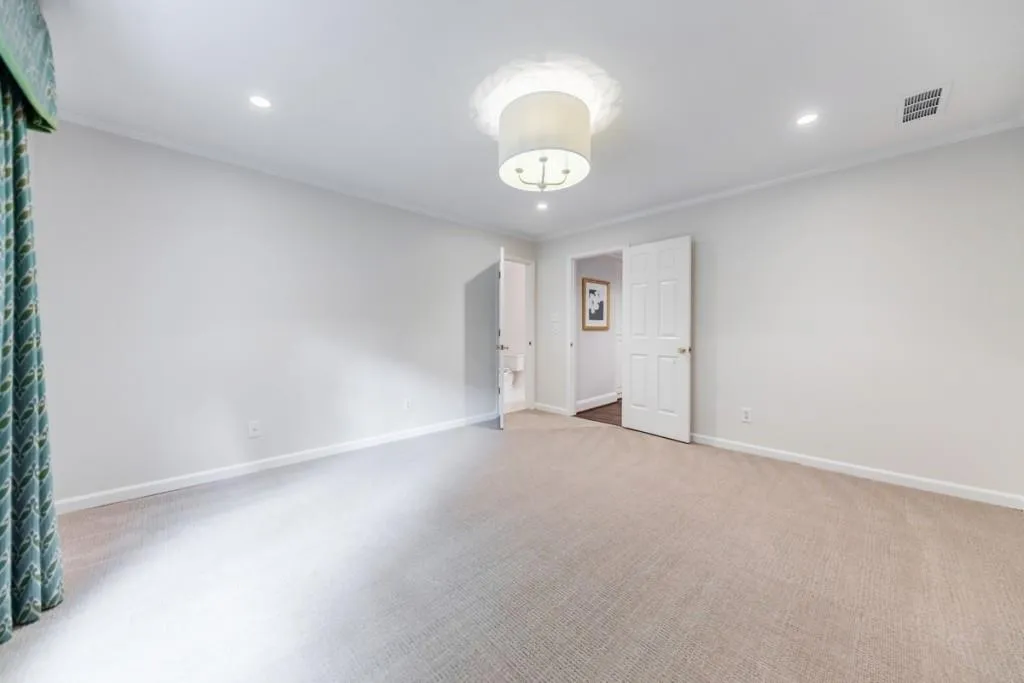 8225 Grogans Ferry Road, Sandy Springs, Georgia 30350, 5 Bedrooms Bedrooms, ,4 BathroomsBathrooms,Residential,Sold,8225 Grogans Ferry Road,6790609
