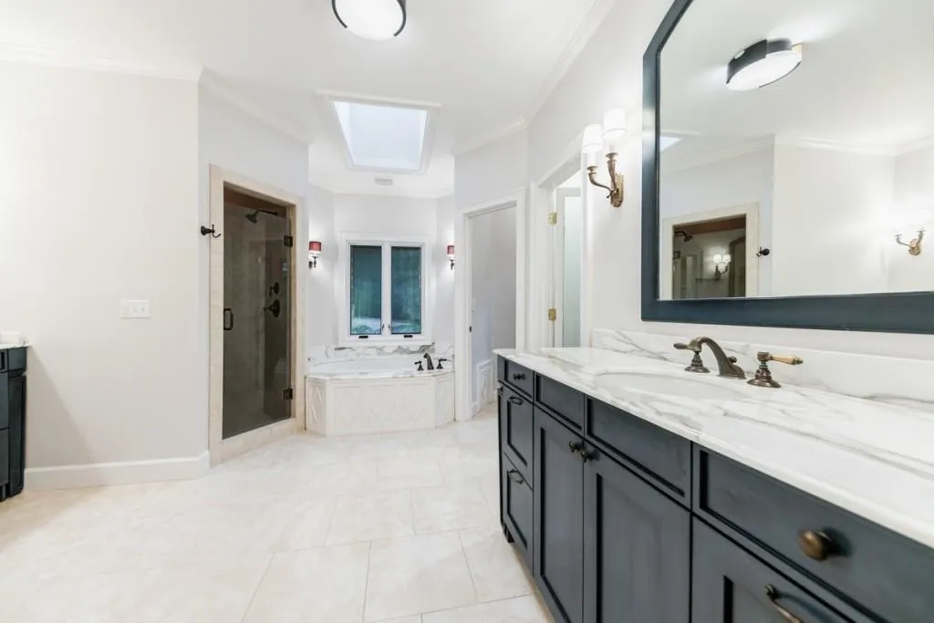 8225 Grogans Ferry Road, Sandy Springs, Georgia 30350, 5 Bedrooms Bedrooms, ,4 BathroomsBathrooms,Residential,Sold,8225 Grogans Ferry Road,6790609