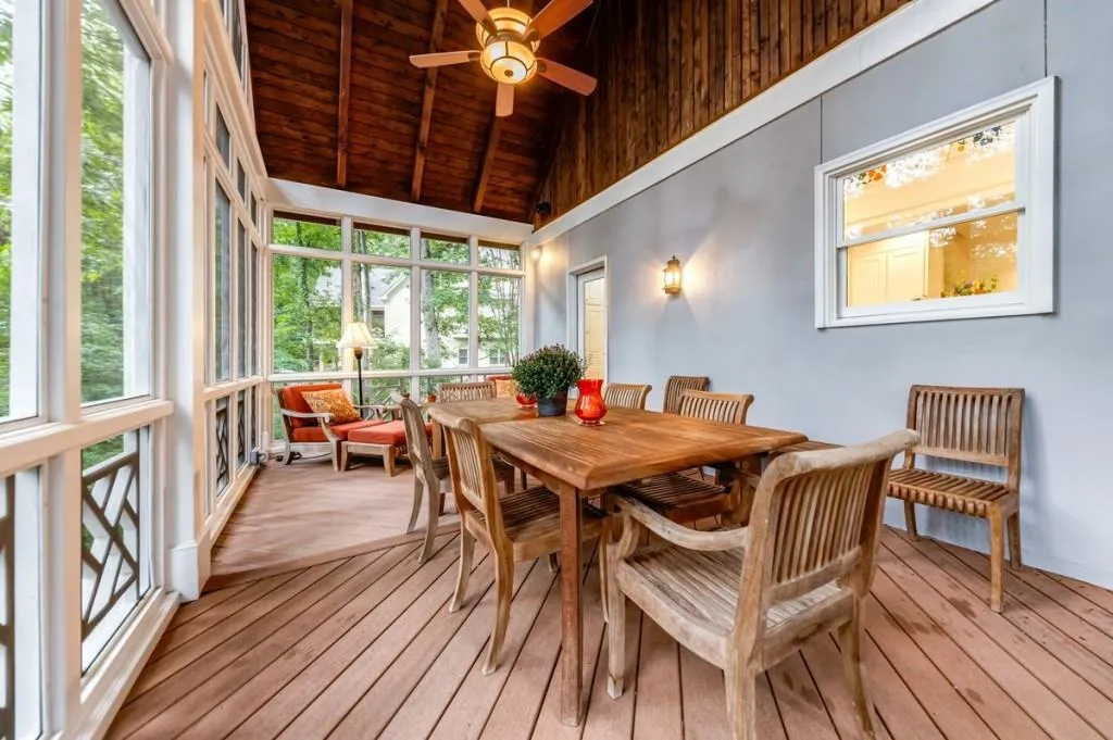 8225 Grogans Ferry Road, Sandy Springs, Georgia 30350, 5 Bedrooms Bedrooms, ,4 BathroomsBathrooms,Residential,Sold,8225 Grogans Ferry Road,6790609