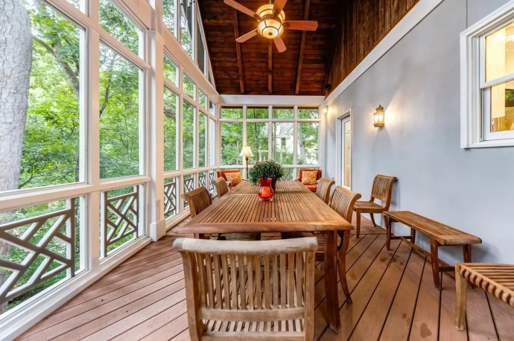 8225 Grogans Ferry Road, Sandy Springs, Georgia 30350, 5 Bedrooms Bedrooms, ,4 BathroomsBathrooms,Residential,Sold,8225 Grogans Ferry Road,6790609