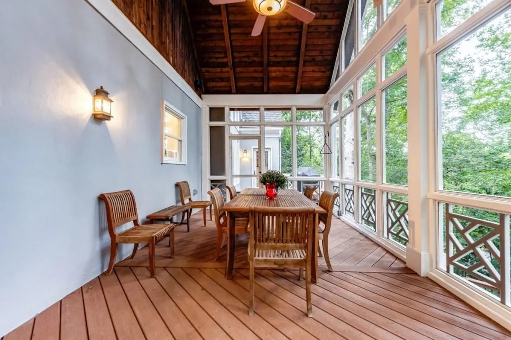 8225 Grogans Ferry Road, Sandy Springs, Georgia 30350, 5 Bedrooms Bedrooms, ,4 BathroomsBathrooms,Residential,Sold,8225 Grogans Ferry Road,6790609
