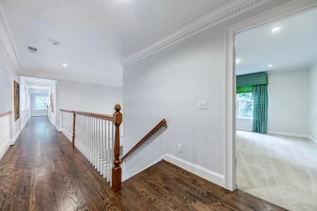 8225 Grogans Ferry Road, Sandy Springs, Georgia 30350, 5 Bedrooms Bedrooms, ,4 BathroomsBathrooms,Residential,Sold,8225 Grogans Ferry Road,6790609
