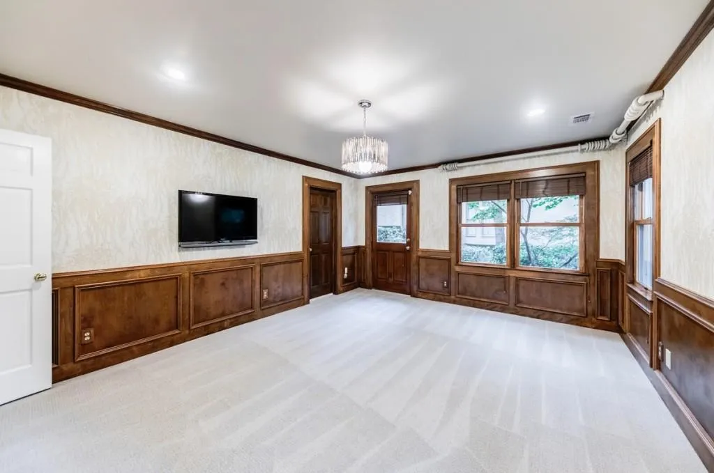8225 Grogans Ferry Road, Sandy Springs, Georgia 30350, 5 Bedrooms Bedrooms, ,4 BathroomsBathrooms,Residential,Sold,8225 Grogans Ferry Road,6790609
