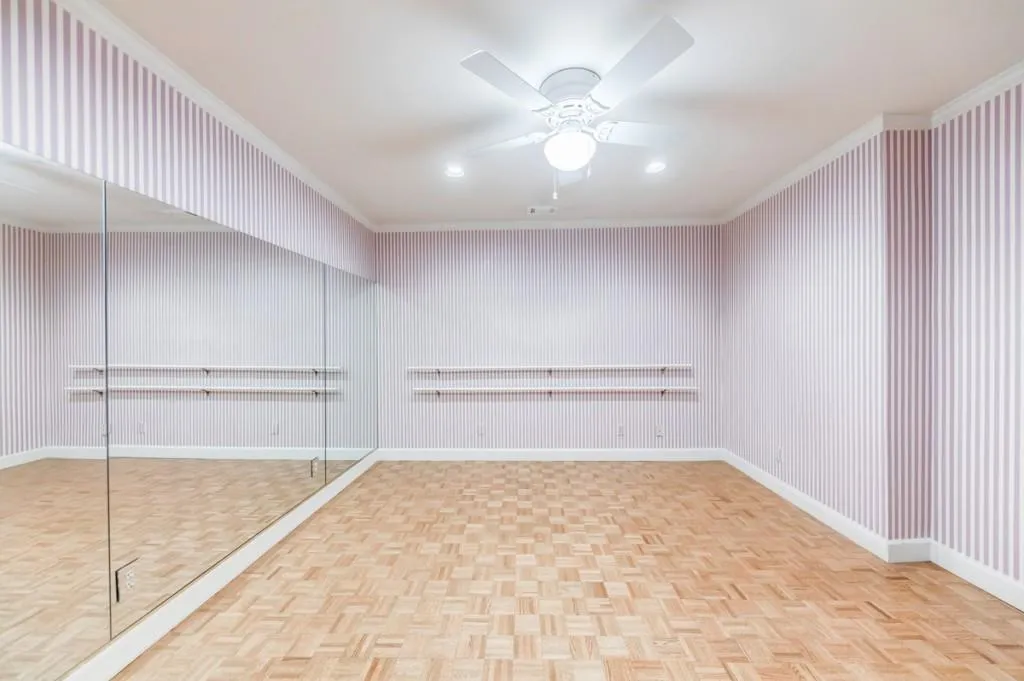 8225 Grogans Ferry Road, Sandy Springs, Georgia 30350, 5 Bedrooms Bedrooms, ,4 BathroomsBathrooms,Residential,Sold,8225 Grogans Ferry Road,6790609