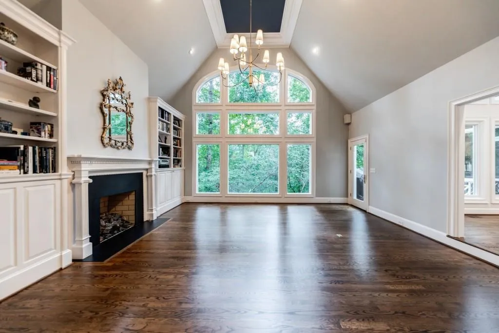 8225 Grogans Ferry Road, Sandy Springs, Georgia 30350, 5 Bedrooms Bedrooms, ,4 BathroomsBathrooms,Residential,Sold,8225 Grogans Ferry Road,6790609