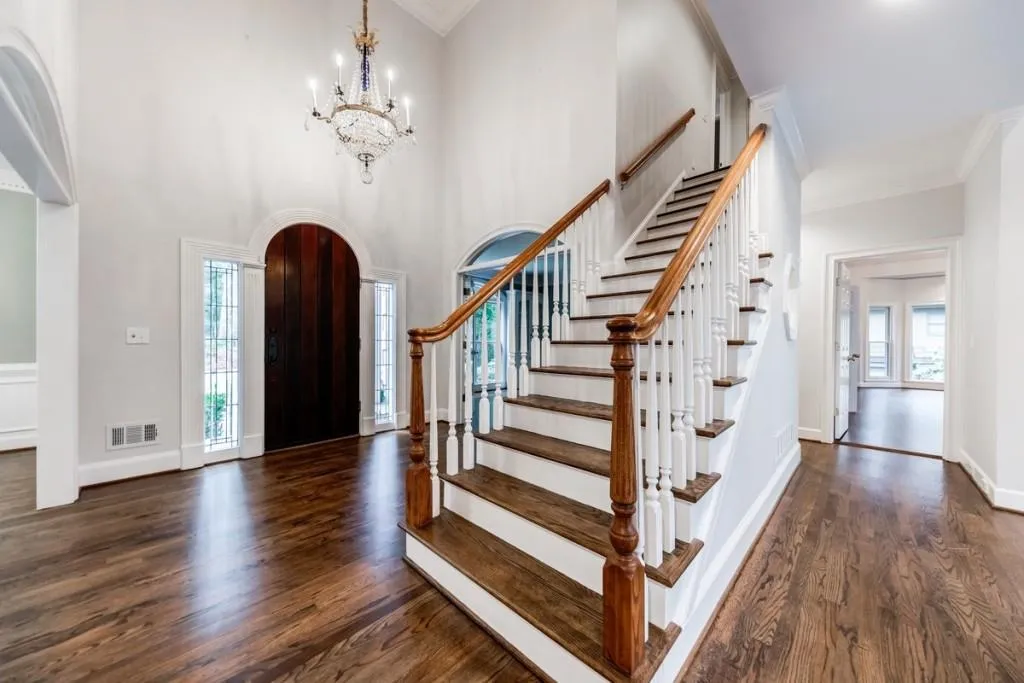 8225 Grogans Ferry Road, Sandy Springs, Georgia 30350, 5 Bedrooms Bedrooms, ,4 BathroomsBathrooms,Residential,Sold,8225 Grogans Ferry Road,6790609