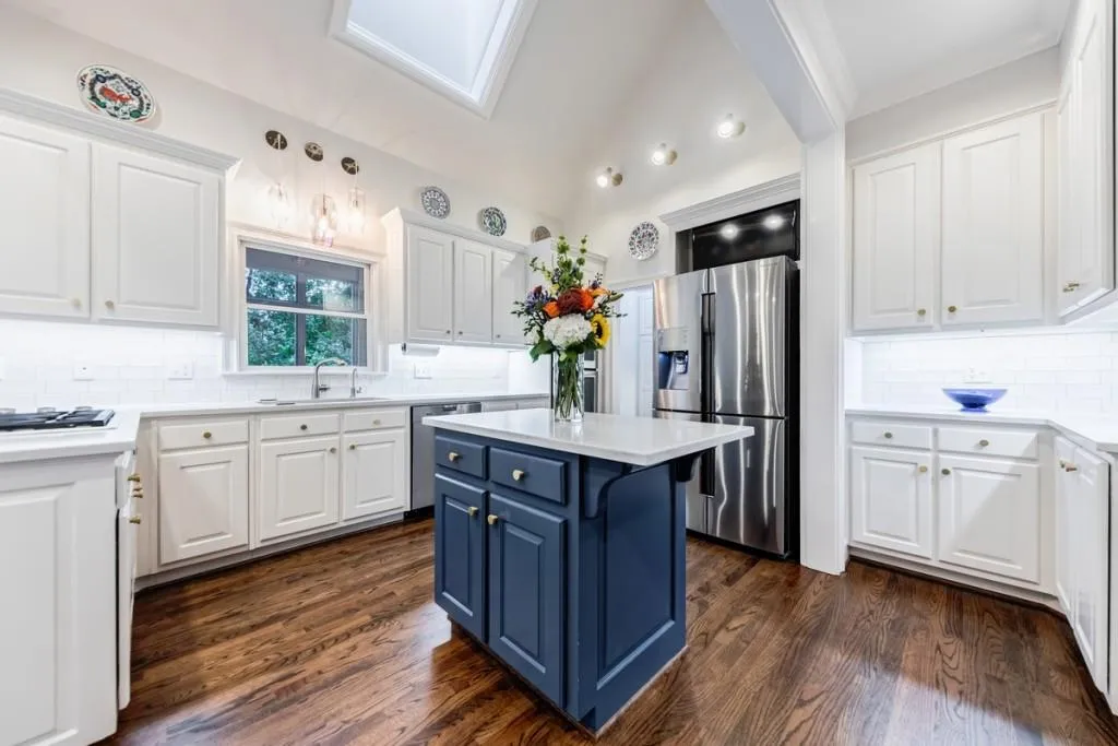 8225 Grogans Ferry Road, Sandy Springs, Georgia 30350, 5 Bedrooms Bedrooms, ,4 BathroomsBathrooms,Residential,Sold,8225 Grogans Ferry Road,6790609