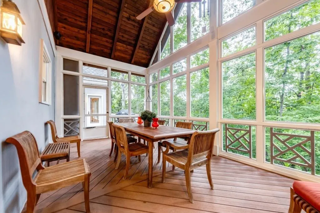 8225 Grogans Ferry Road, Sandy Springs, Georgia 30350, 5 Bedrooms Bedrooms, ,4 BathroomsBathrooms,Residential,Sold,8225 Grogans Ferry Road,6790609