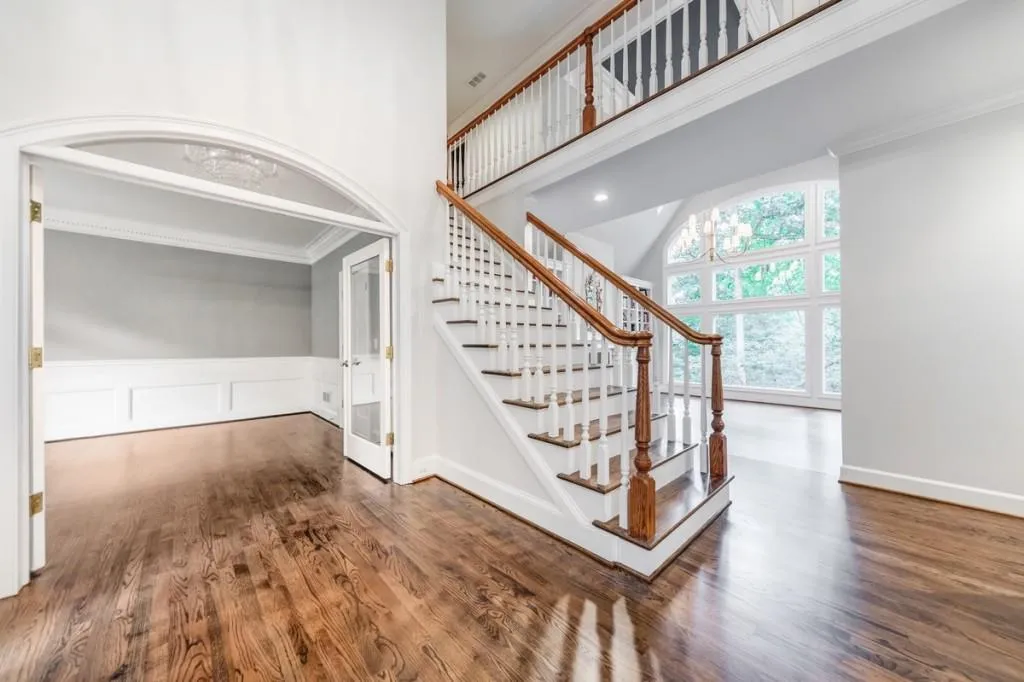 8225 Grogans Ferry Road, Sandy Springs, Georgia 30350, 5 Bedrooms Bedrooms, ,4 BathroomsBathrooms,Residential,Sold,8225 Grogans Ferry Road,6790609