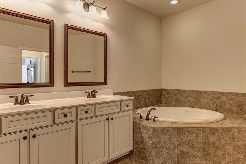 111 Barkley Lane, Sandy Springs, Georgia 30328, 4 Bedrooms Bedrooms, ,3 BathroomsBathrooms,Residential,Sold,111 Barkley Lane,6668177