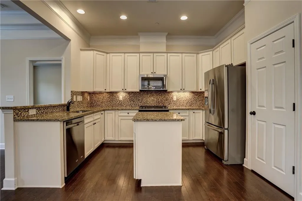 111 Barkley Lane, Sandy Springs, Georgia 30328, 4 Bedrooms Bedrooms, ,3 BathroomsBathrooms,Residential,Sold,111 Barkley Lane,6668177