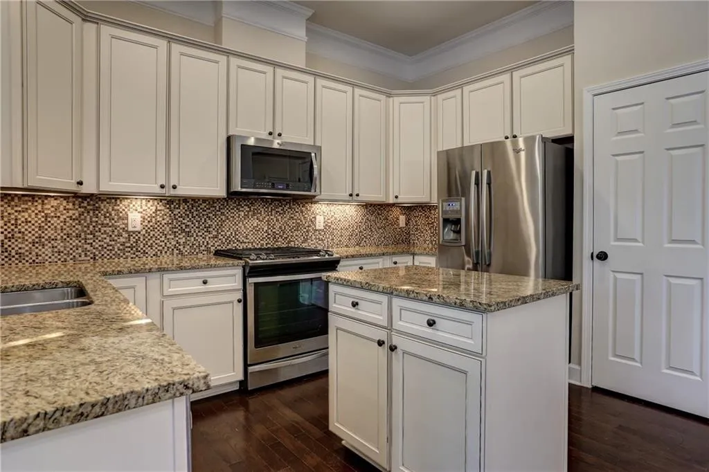 111 Barkley Lane, Sandy Springs, Georgia 30328, 4 Bedrooms Bedrooms, ,3 BathroomsBathrooms,Residential,Sold,111 Barkley Lane,6668177