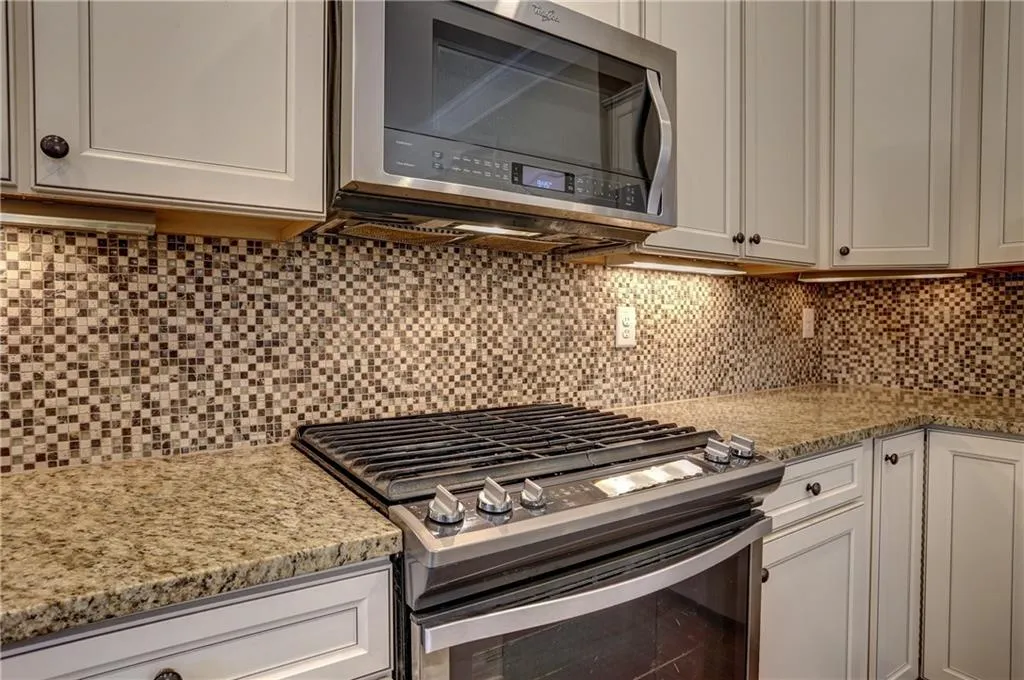 111 Barkley Lane, Sandy Springs, Georgia 30328, 4 Bedrooms Bedrooms, ,3 BathroomsBathrooms,Residential,Sold,111 Barkley Lane,6668177