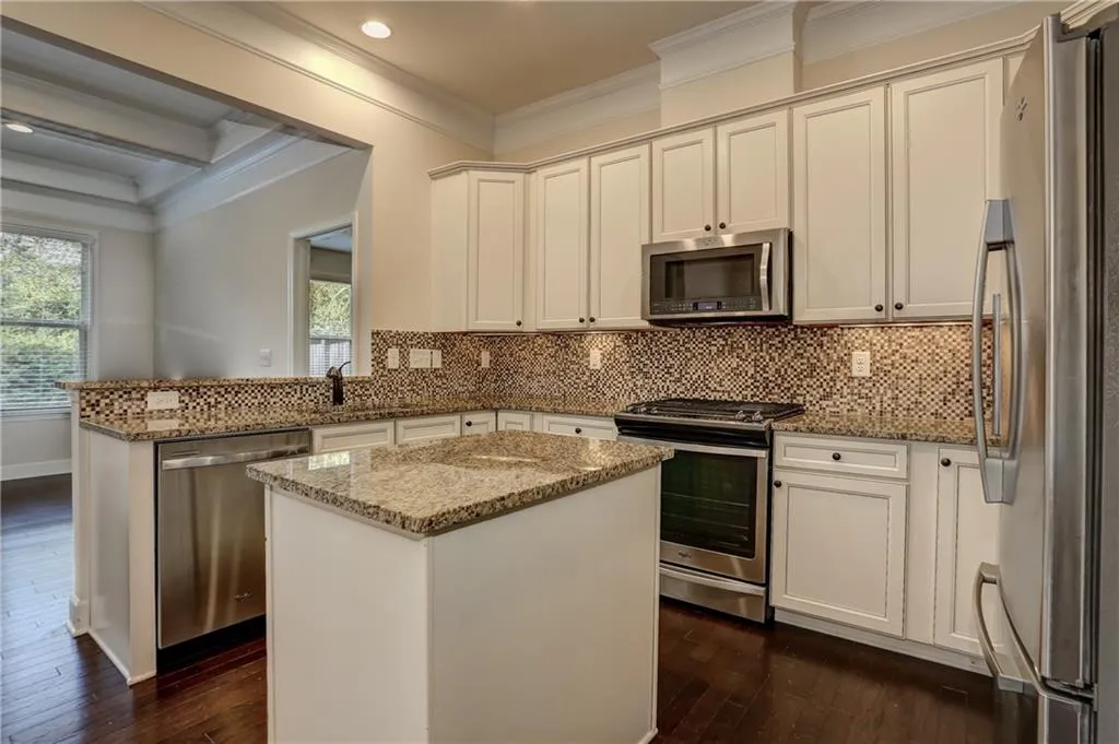 111 Barkley Lane, Sandy Springs, Georgia 30328, 4 Bedrooms Bedrooms, ,3 BathroomsBathrooms,Residential,Sold,111 Barkley Lane,6668177