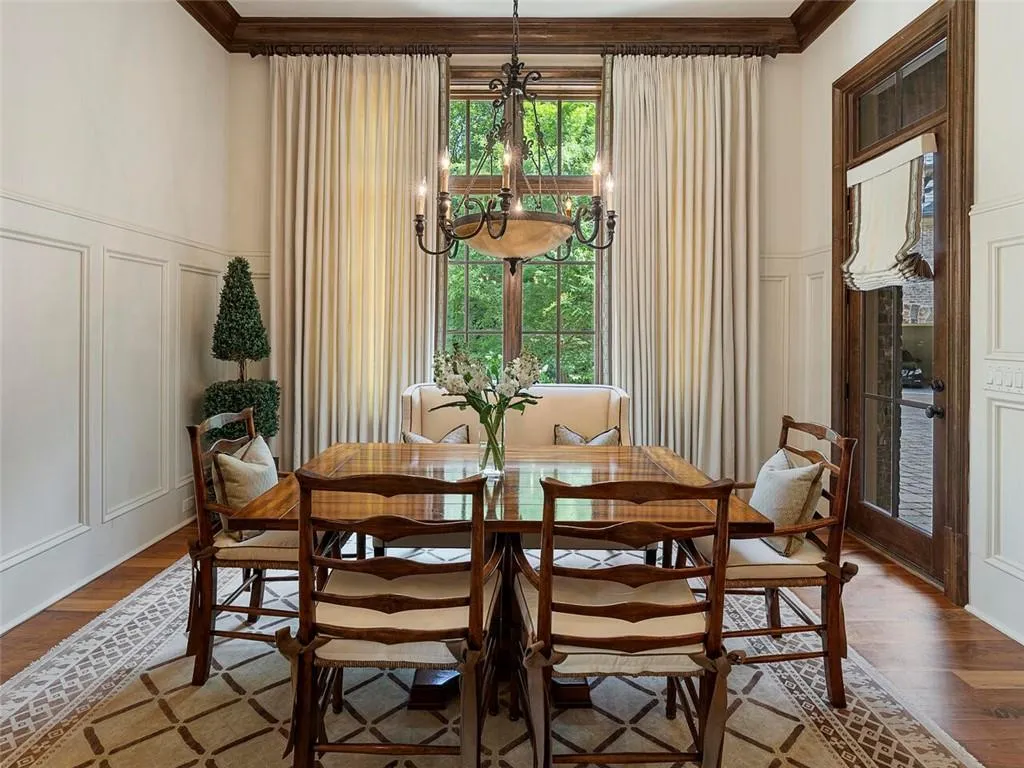 5705 Winterthur Lane, Sandy Springs, Georgia 30328, 8 Bedrooms Bedrooms, ,10 BathroomsBathrooms,Residential,Sold,5705 Winterthur Lane,6948651