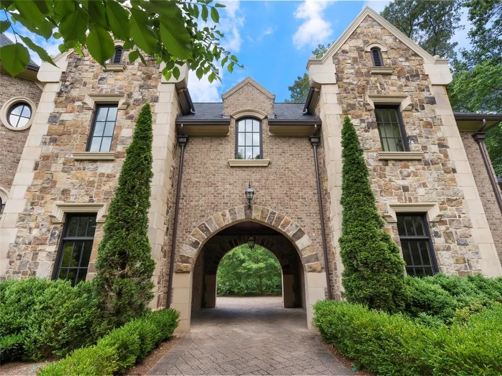 5705 Winterthur Lane, Sandy Springs, Georgia 30328, 8 Bedrooms Bedrooms, ,10 BathroomsBathrooms,Residential,Sold,5705 Winterthur Lane,6948651