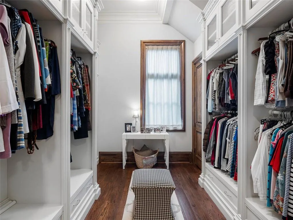 5705 Winterthur Lane, Sandy Springs, Georgia 30328, 8 Bedrooms Bedrooms, ,10 BathroomsBathrooms,Residential,Sold,5705 Winterthur Lane,6948651