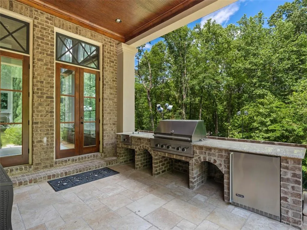 5705 Winterthur Lane, Sandy Springs, Georgia 30328, 8 Bedrooms Bedrooms, ,10 BathroomsBathrooms,Residential,Sold,5705 Winterthur Lane,6948651