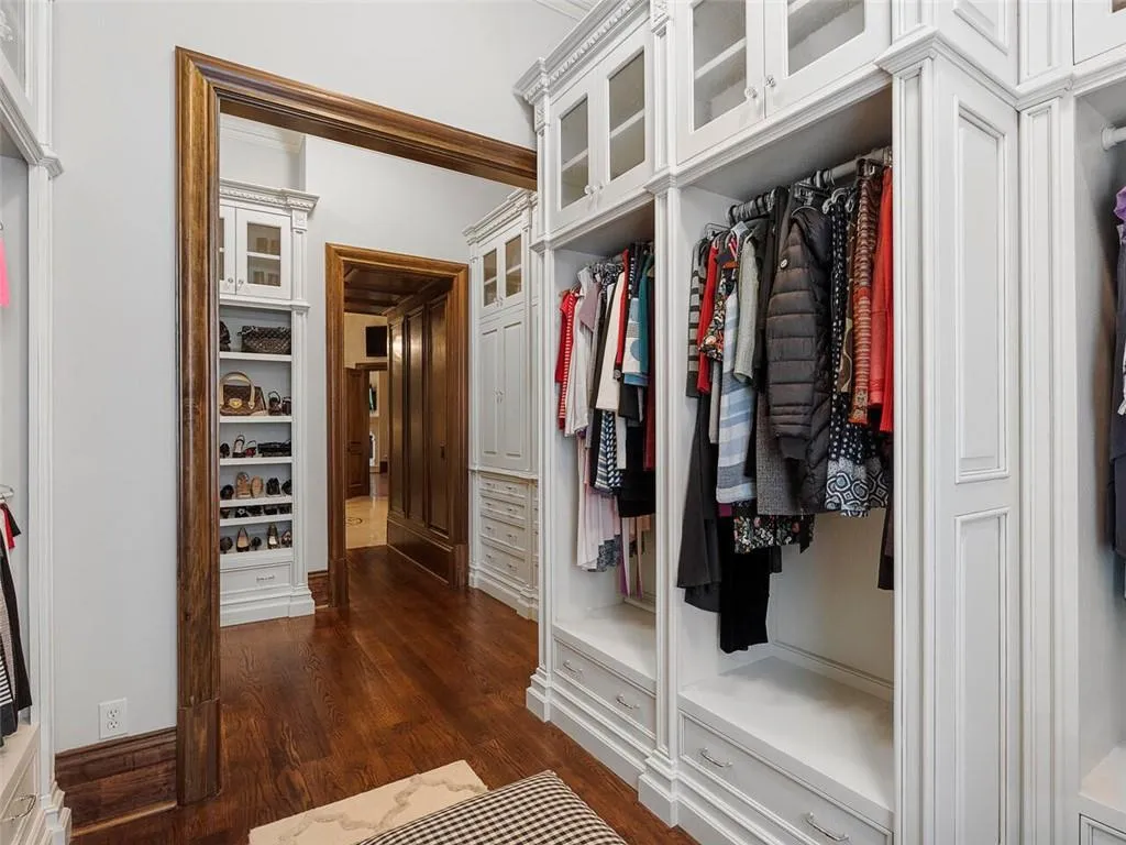 5705 Winterthur Lane, Sandy Springs, Georgia 30328, 8 Bedrooms Bedrooms, ,10 BathroomsBathrooms,Residential,Sold,5705 Winterthur Lane,6948651