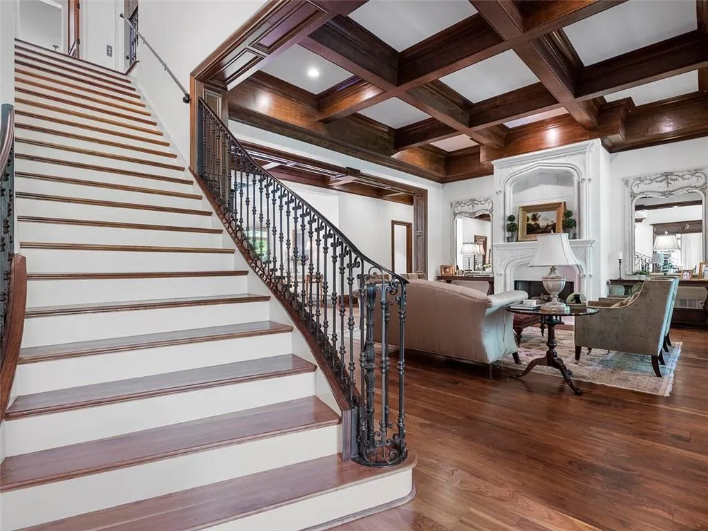 5705 Winterthur Lane, Sandy Springs, Georgia 30328, 8 Bedrooms Bedrooms, ,10 BathroomsBathrooms,Residential,Sold,5705 Winterthur Lane,6948651