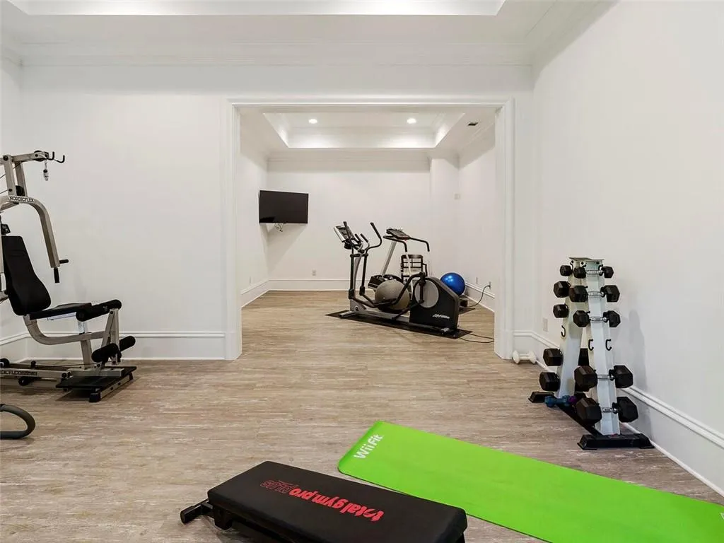 5705 Winterthur Lane, Sandy Springs, Georgia 30328, 8 Bedrooms Bedrooms, ,10 BathroomsBathrooms,Residential,Sold,5705 Winterthur Lane,6948651