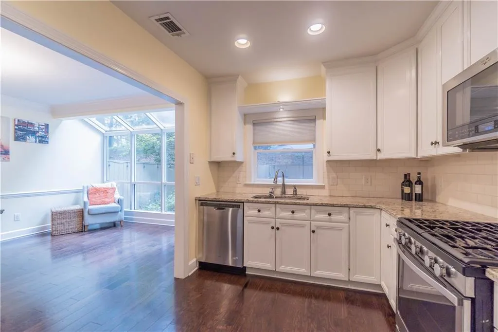 13 Mount Vernon Circle, Sandy Springs, Georgia 30338, 3 Bedrooms Bedrooms, ,2 BathroomsBathrooms,Residential,Sold,13 Mount Vernon Circle,7097448