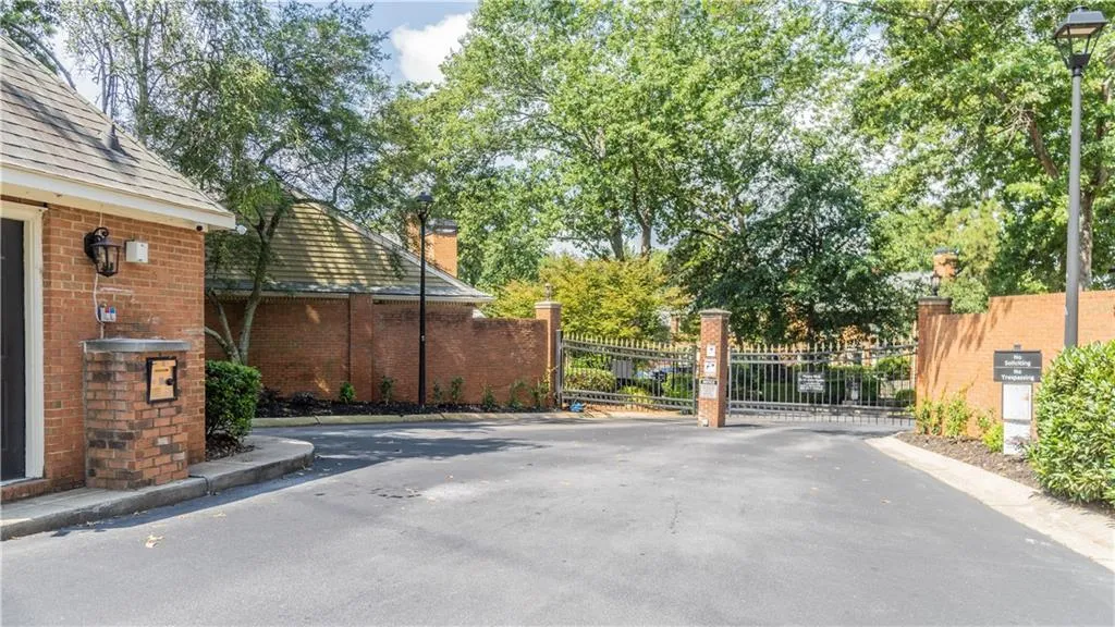 13 Mount Vernon Circle, Sandy Springs, Georgia 30338, 3 Bedrooms Bedrooms, ,2 BathroomsBathrooms,Residential,Sold,13 Mount Vernon Circle,7097448